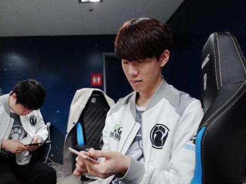 Anyone's Legend 祝贺 Kael 四周年纪念：在这个稀有的世界中展现他的光辉，无畏风浪