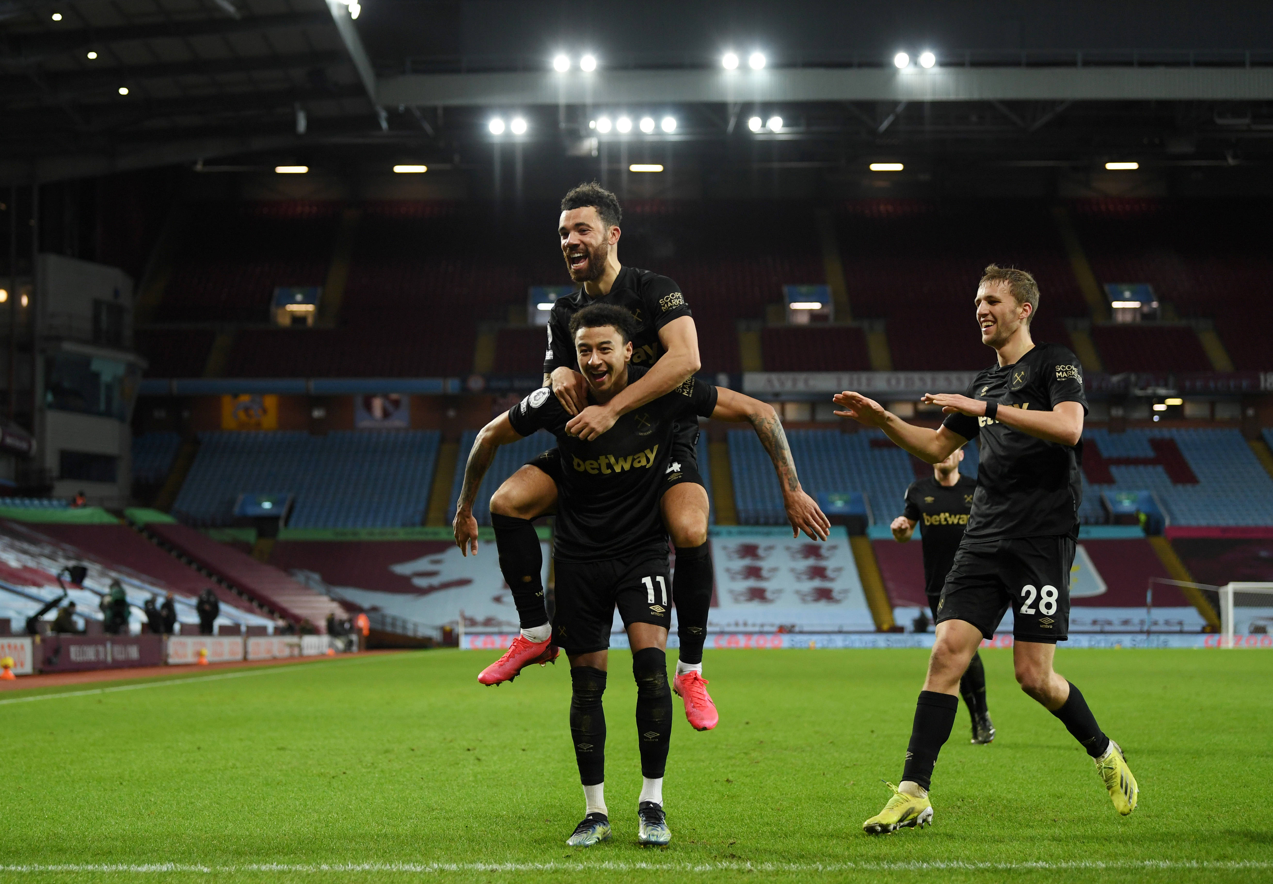 Jeorge 主宰比赛，将Nouns送入美洲RMR，战胜了 NRG