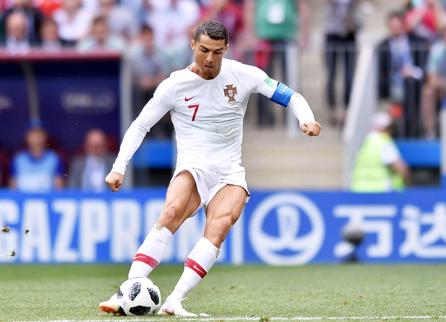 Yagao ：现在才2000杀有点慢了 希望队友多让点头给我