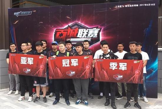 Astralis 在 PGL Astana 2025 的半决赛中以 2：1 自信地击败了 aurora 。